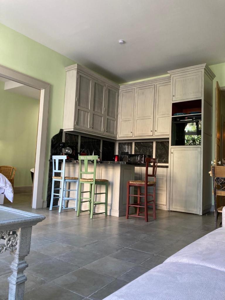 Mes A Moi In Pezenas - Appartements De Charme - Baignoire Balneo Exteriör bild